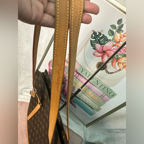 SOLD**** Authentic Louis Vuitton Monogram Babylone Tote Bag - Picture 2 of 16